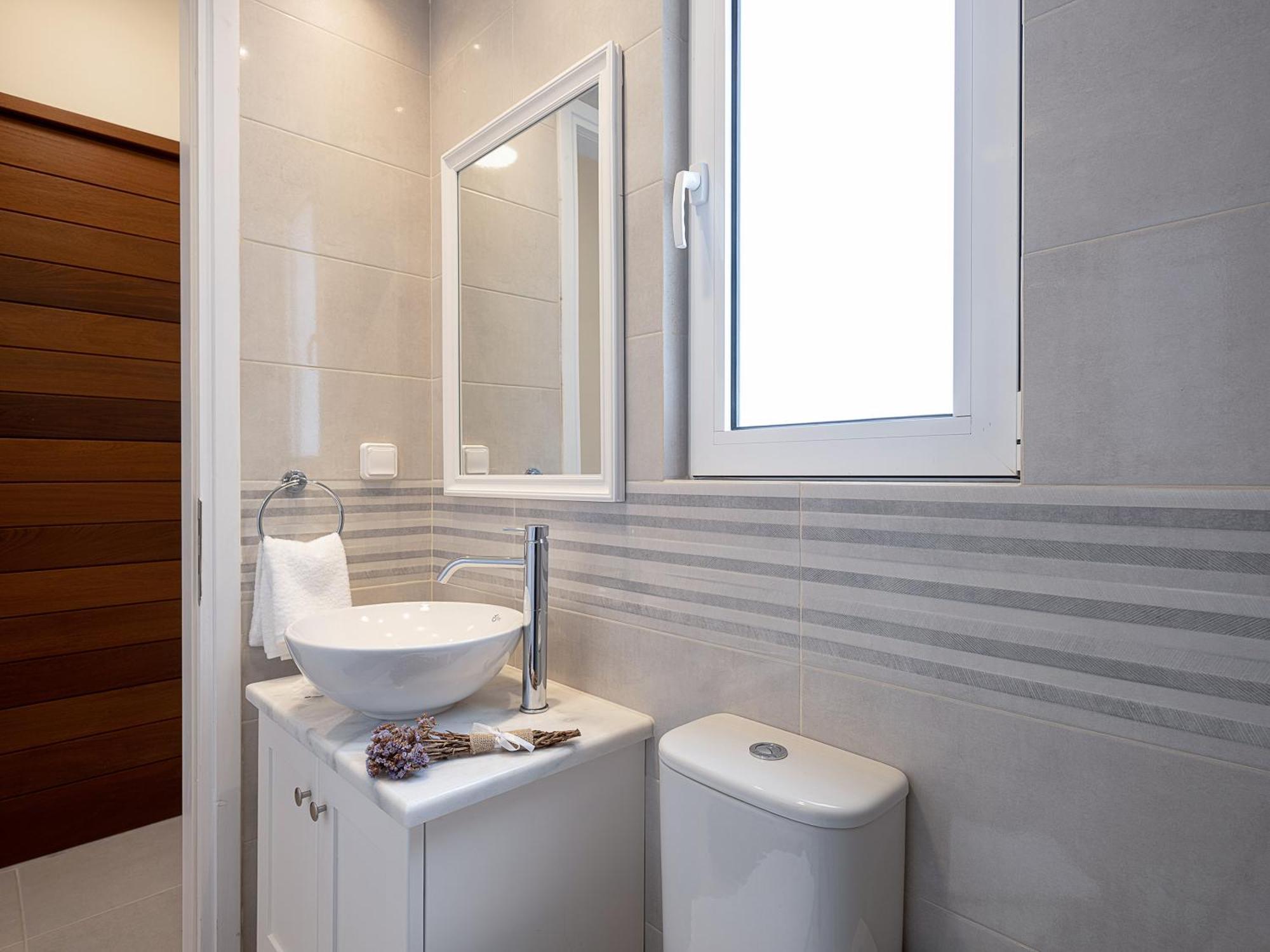 Resitour - Aphrodite Beachfront Pirgos Psilonerou Екстериор снимка