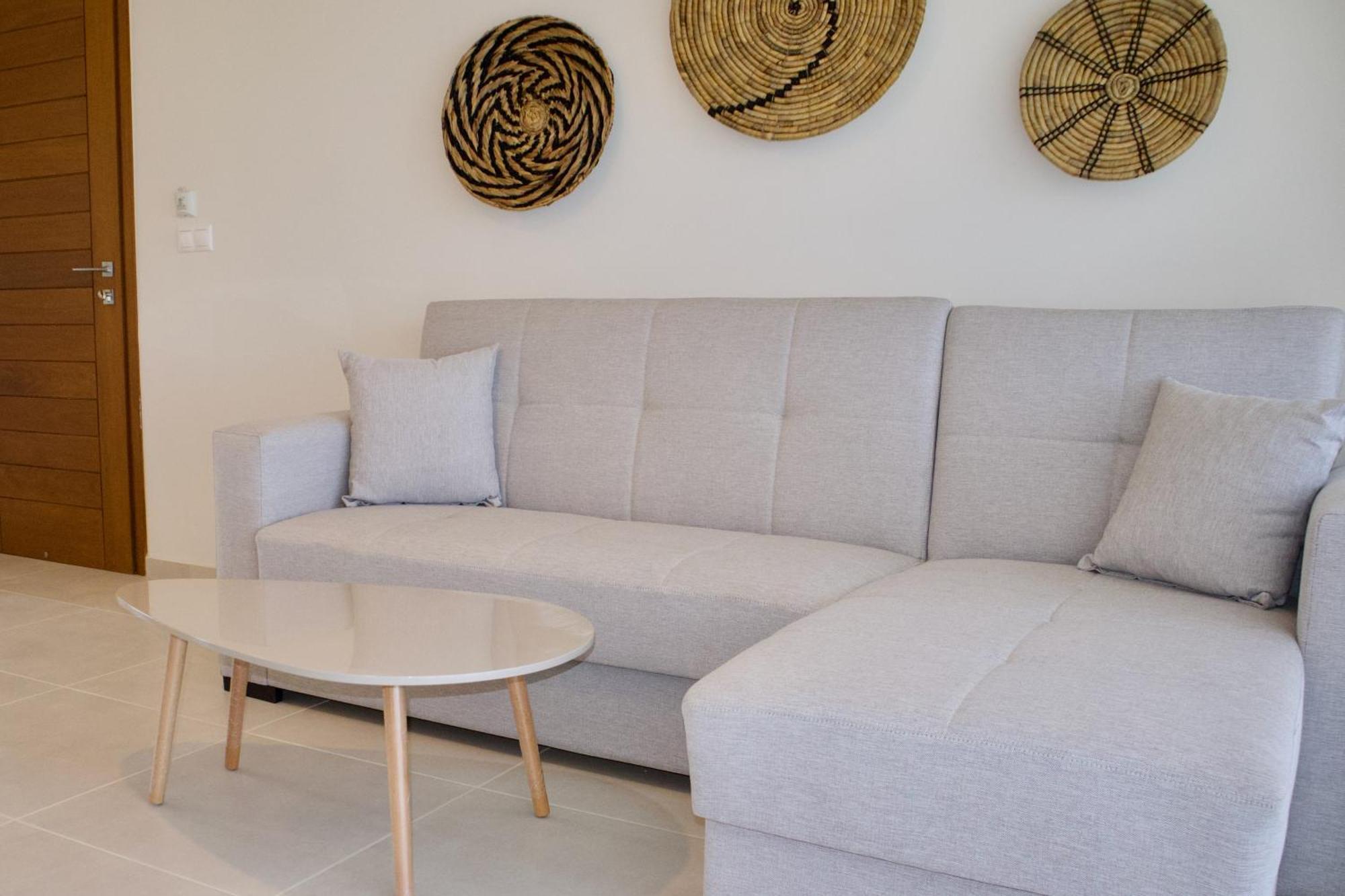 Resitour - Aphrodite Beachfront Pirgos Psilonerou Стая снимка