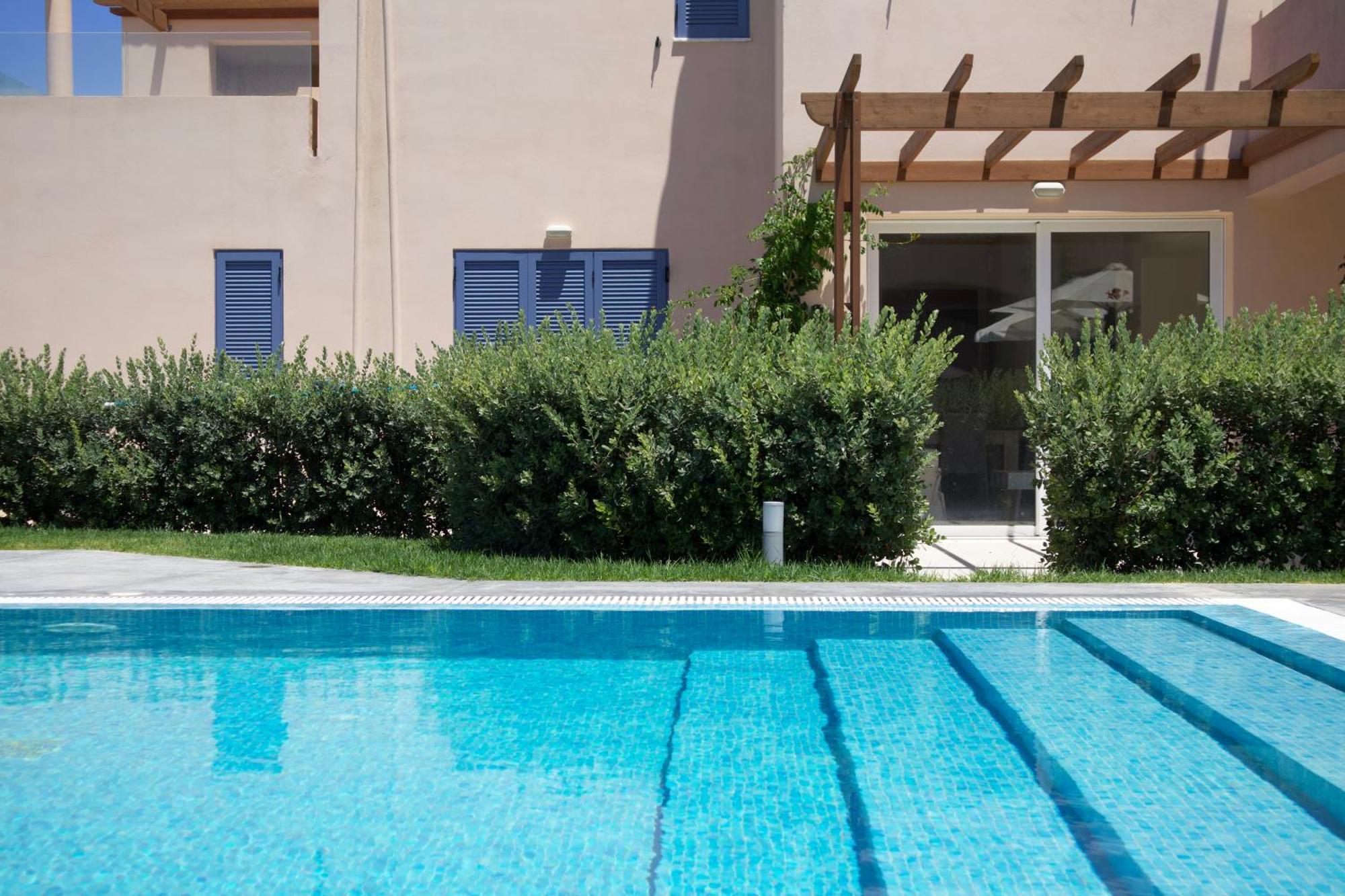 Resitour - Aphrodite Beachfront Pirgos Psilonerou Стая снимка