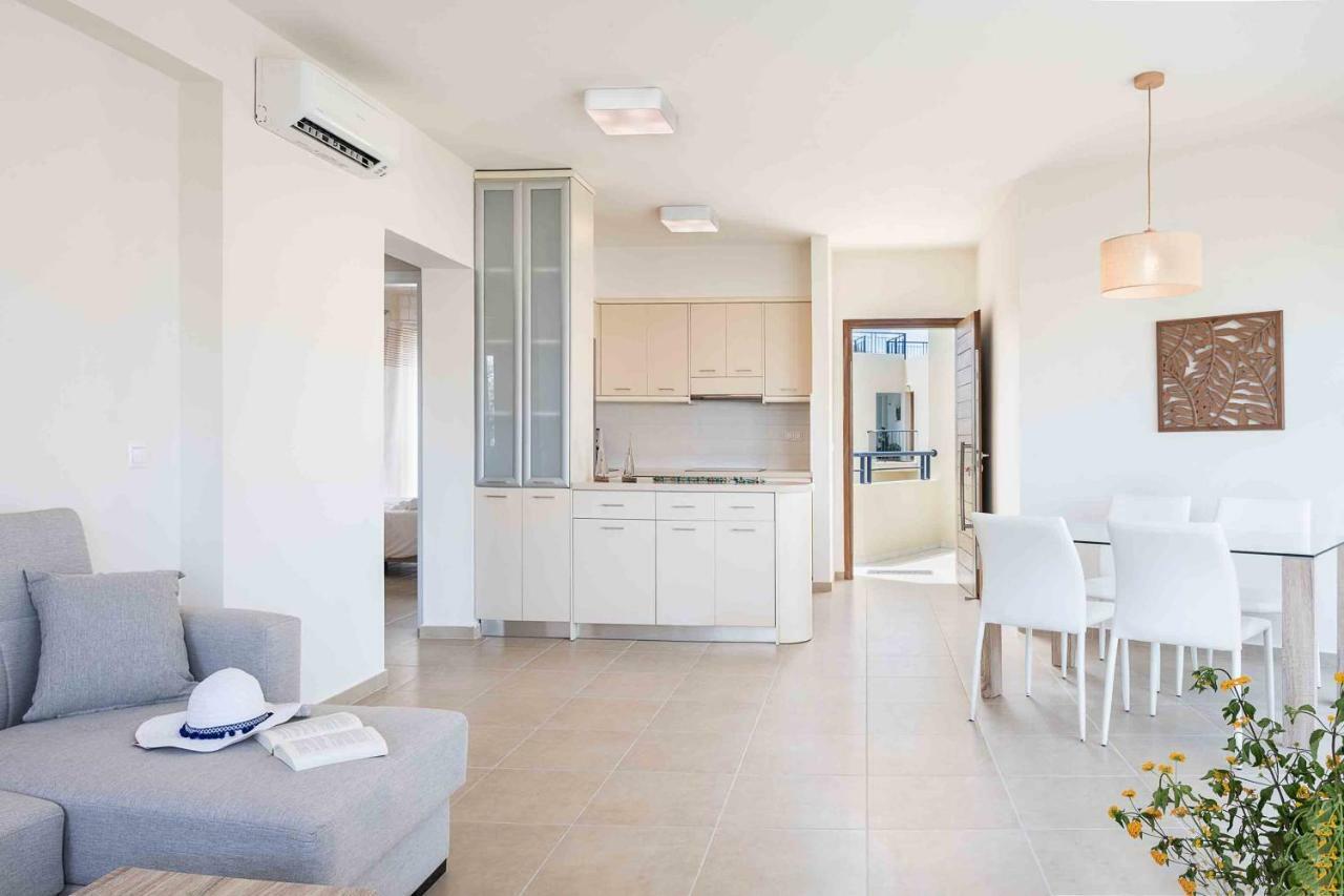 Resitour - Aphrodite Beachfront Pirgos Psilonerou Екстериор снимка
