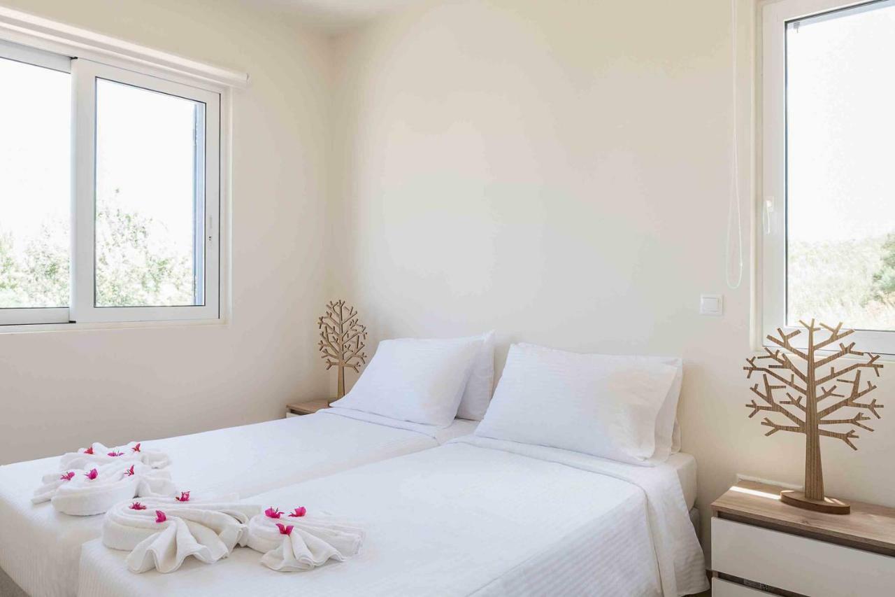 Resitour - Aphrodite Beachfront Pirgos Psilonerou Екстериор снимка