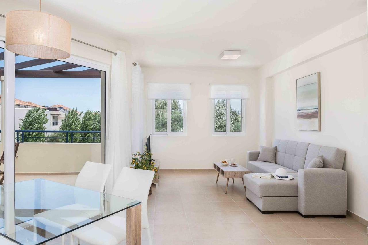Resitour - Aphrodite Beachfront Pirgos Psilonerou Екстериор снимка